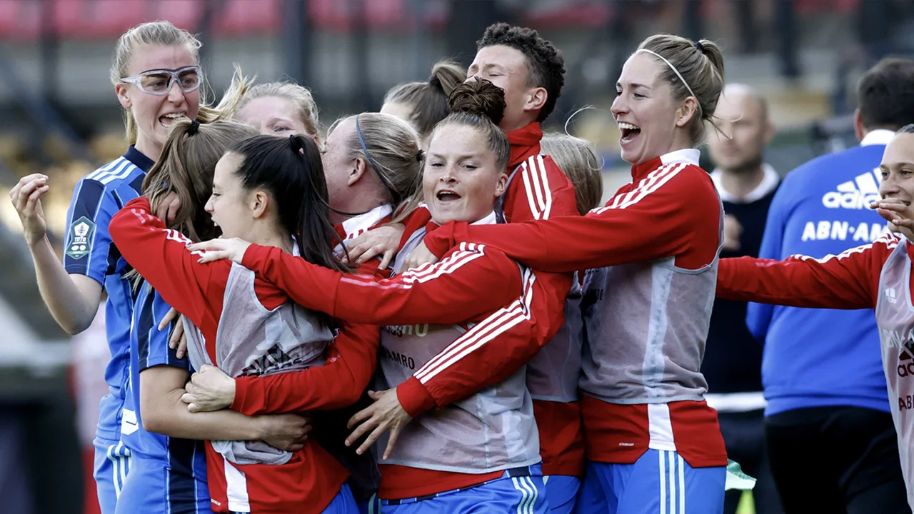Ajax Vrouwen winnen bekerfinale van PSV