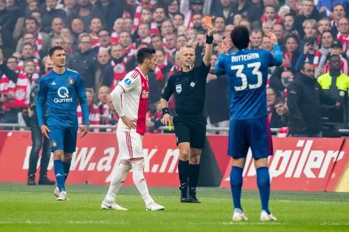 St. Juste krijgt snel rood tegen Ajax
