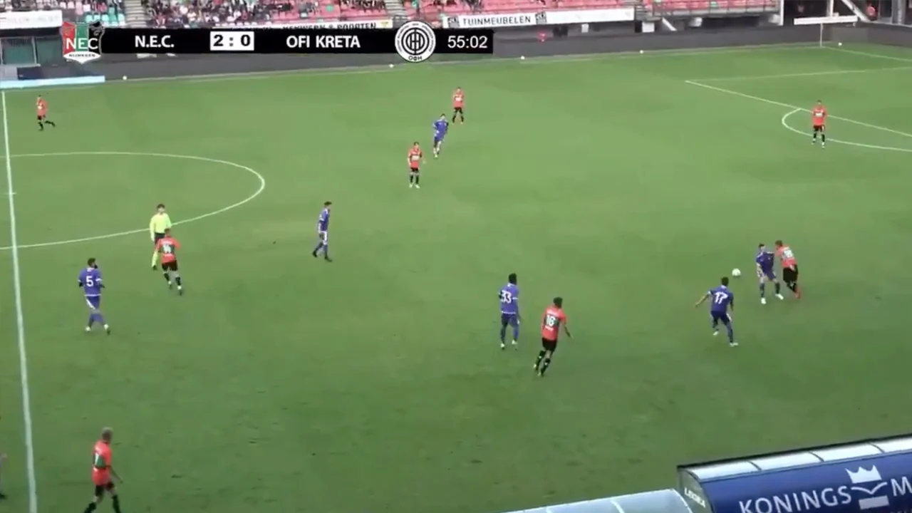 Schöne (35) imponeert bij NEC met geniepige panna en geweldige crosspass 