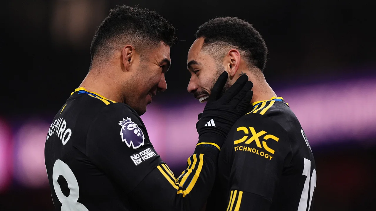 Manchester United brengt spanning terug in de Premier League met zege op koploper Arsenal