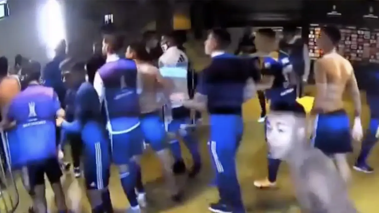 COMPLETE CHAOS: Duel tussen Boca Juniors en Atlético loopt volledig uit de hand