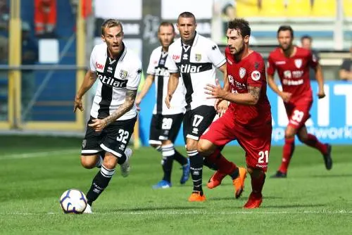 Parma wint dankzij lange solo Gervinho