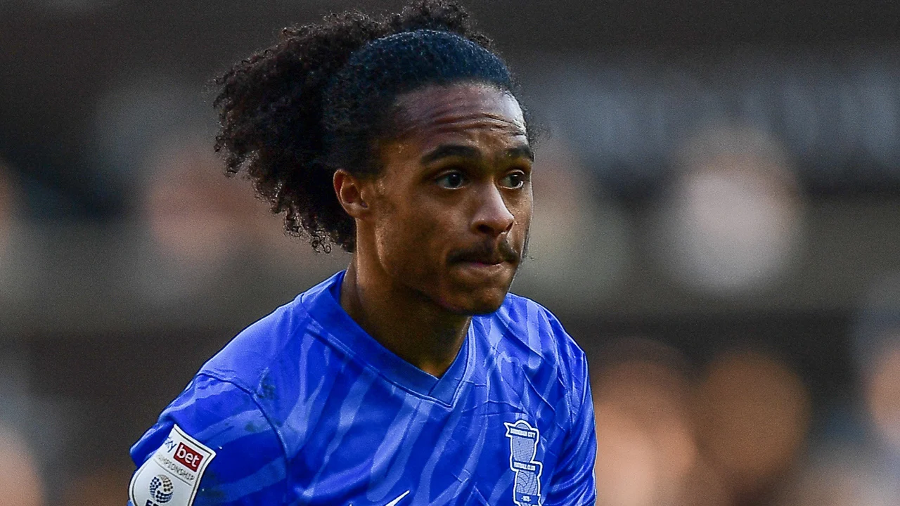 'Tahith Chong 's nachts beroofd: 'Hij kreeg door drie inbrekers een mes op zijn keel'