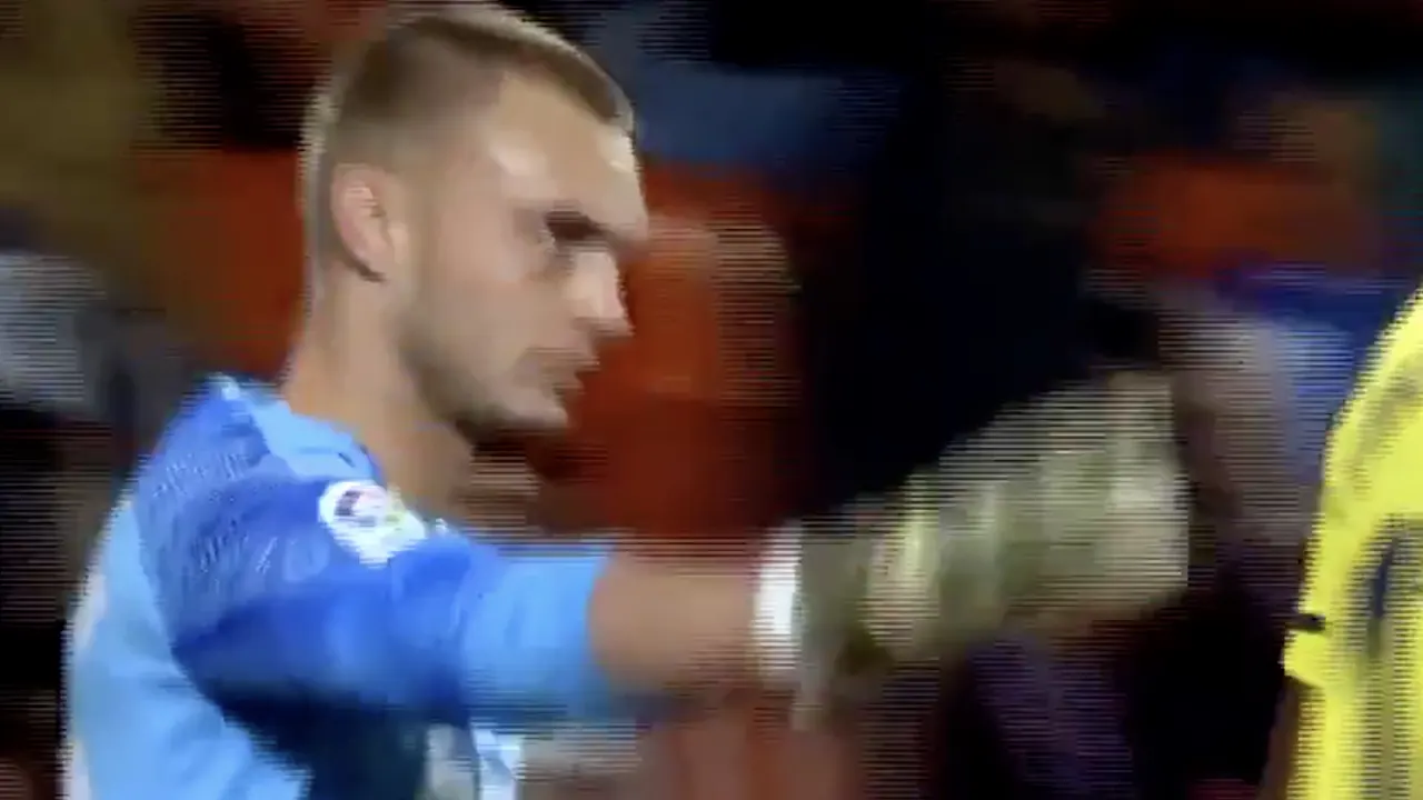 Hoofdrol voor Cillessen: doelman stopt penalty en heeft bal klem