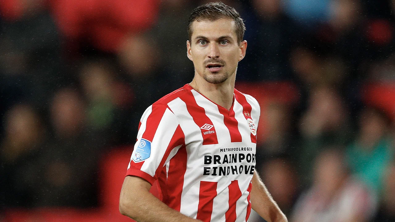 PSV neemt per direct afscheid van Schwaab