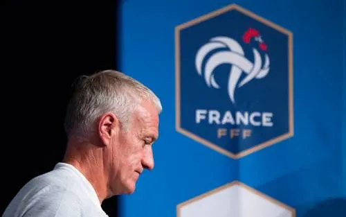 Deschamps houdt plannen geheim