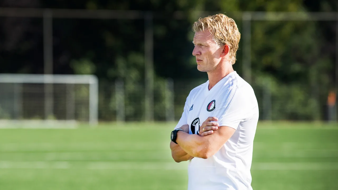 Feyenoord-jeugd doet anoniem boekje open: 'Het slaat allemaal nergens op wat wij doen'