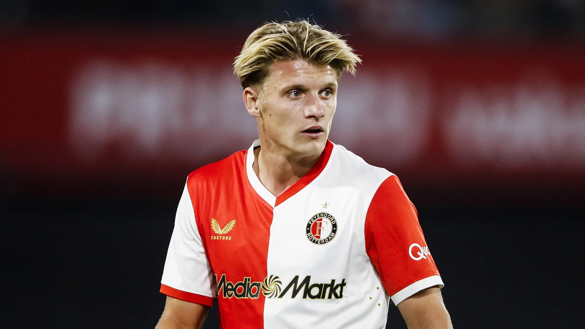 Van Persie zet aanvoerder Steijn tegen PSV op de bank