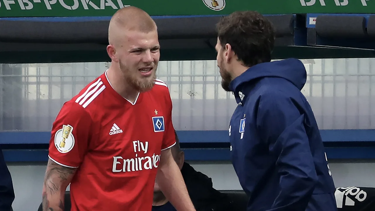Pechvogel Van Drongelen scheurt enkelband bij rentree voor HSV