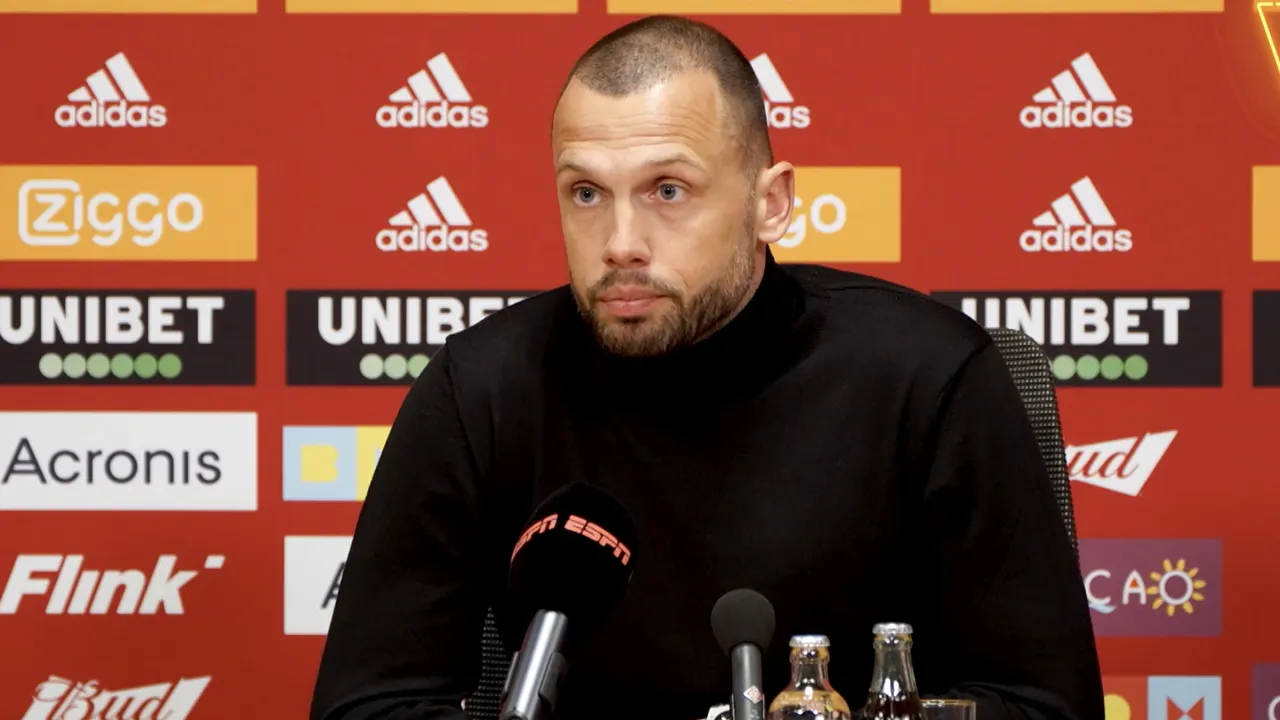 Heitinga over Brobbey: 'Hij heeft discipline, maar hij heeft ook hulp nodig'