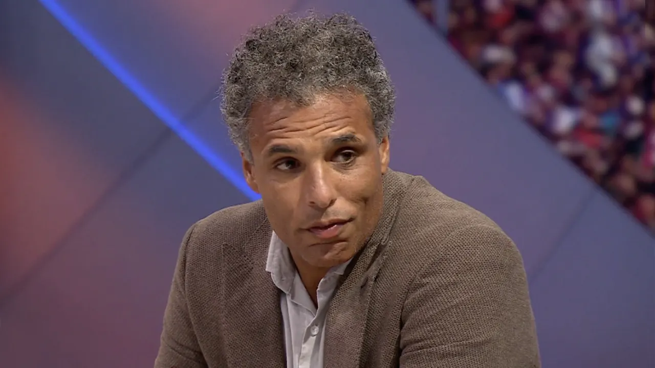 'Ik hoop niet dat ze Pierre van Hooijdonk wegsturen bij de NOS' 