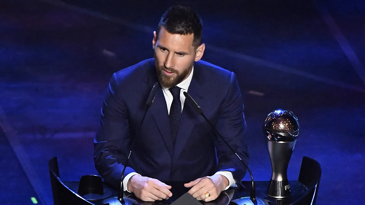 'FIFA-verkiezing is een grap: Van Dijk deed iets speciaals, Messi niet!'