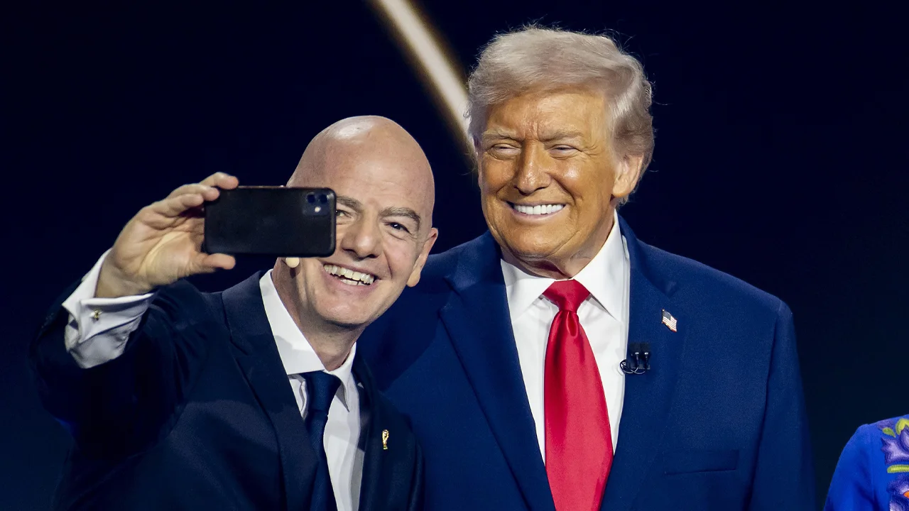 Mensenrechtenorganisatie dient klacht in tegen Infantino na vredesprijs voor Trump