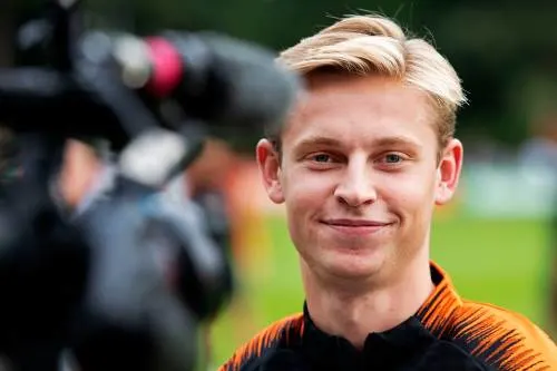 De Jong geniet van debuut bij Oranje