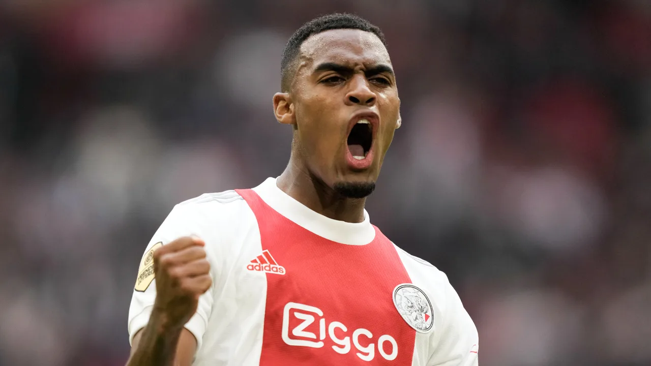 Ryan Gravenberch uitgeroepen tot Eredivisie O21 Speler van het Jaar 2020/2021