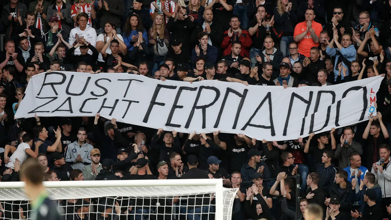 Prachtig eerbetoon aan Fernando Ricksen bij PSV-Sporting