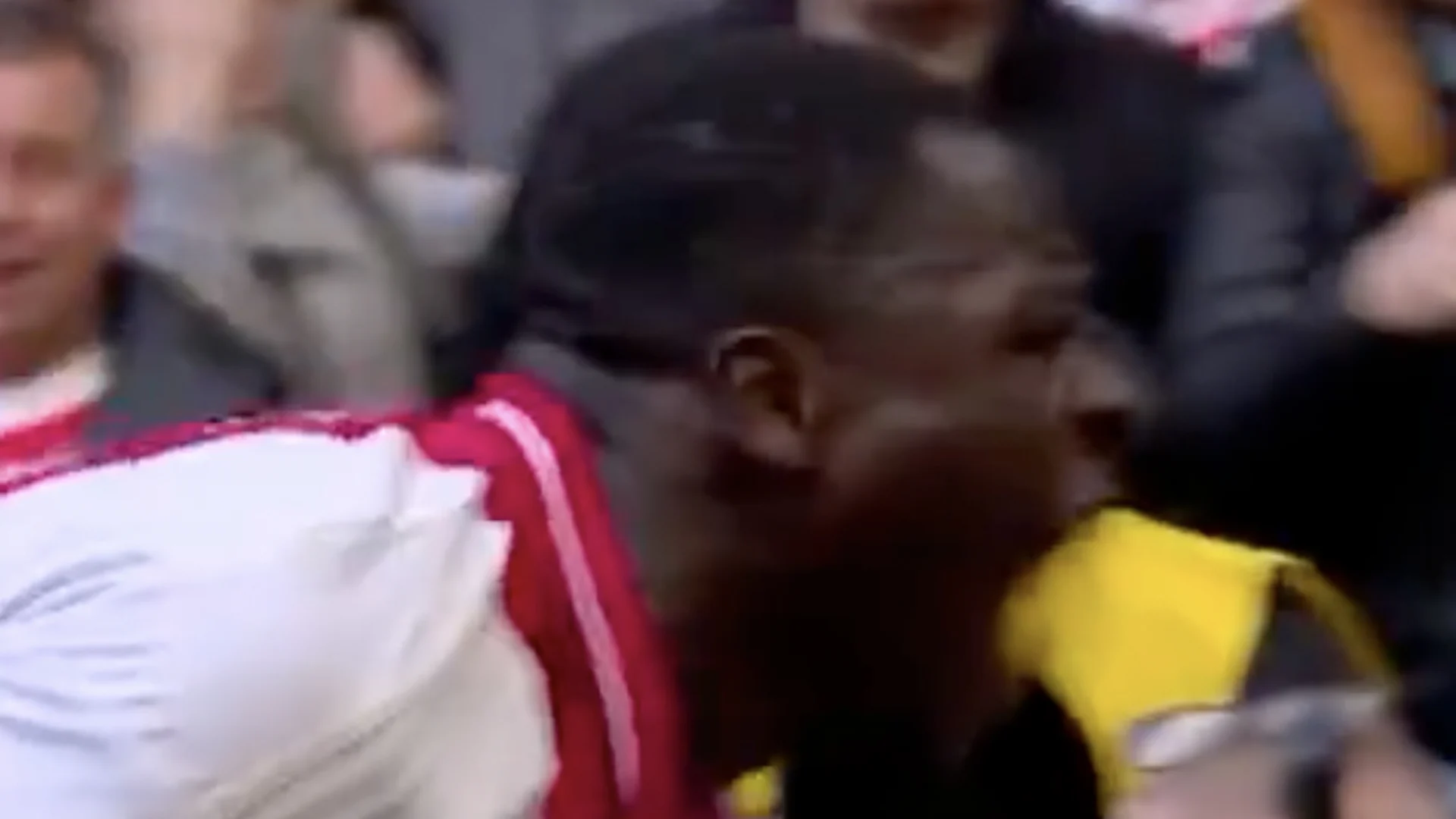 Videogoal: Brian Brobbey schiet Ajax op voorsprong tegen Go Ahead Eagles