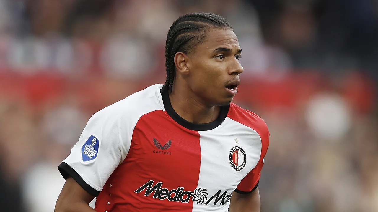 Calvin Stengs vertrekt niet naar MLS en blijft Feyenoord trouw: 'Ik wil daar blijven'