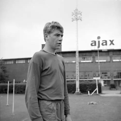 Oud-voetballer Soetekouw (80) overleden