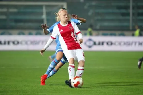 Lyon droogt voetbalsters Ajax af met 9-0