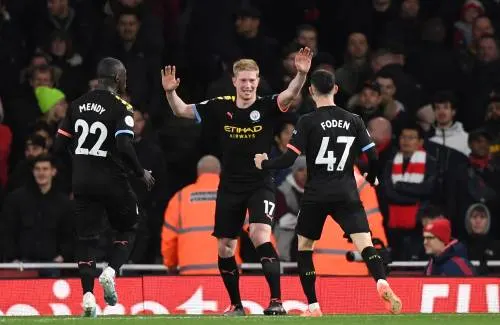 De Bruyne en Manchester City teisteren Arsenal