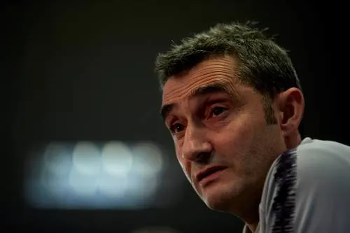 Trainer Valverde langer bij Barcelona