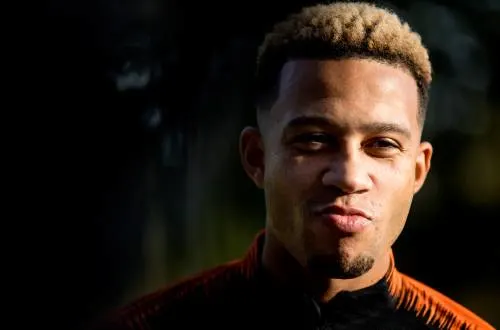 Lyon met scorende Depay langs Nîmes