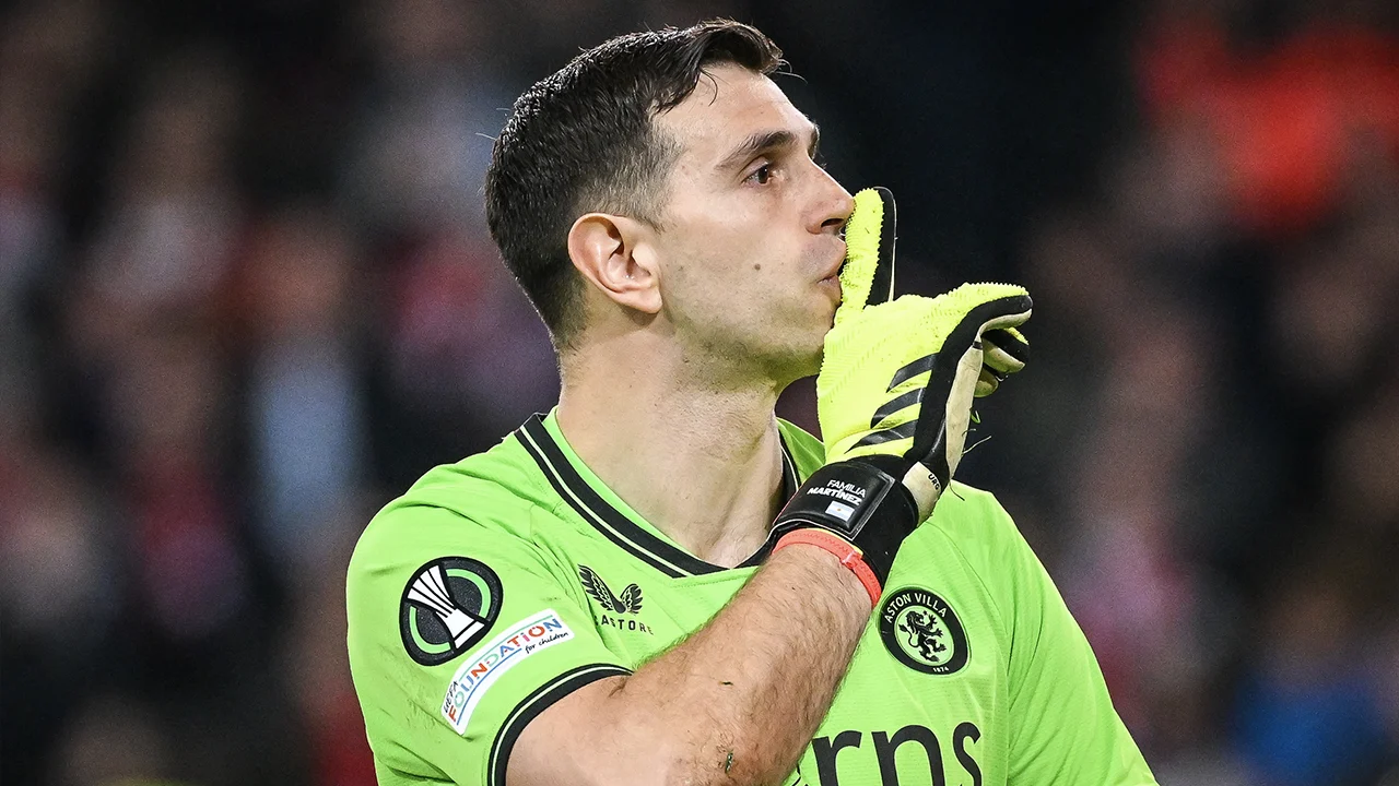 Doelman Martínez maakt geen vrienden in Frankrijk: 'Hij heeft niet de houding die past bij zijn niveau'