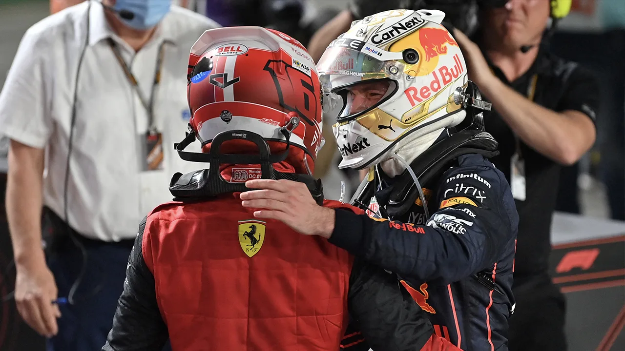 Leclerc geniet van 'hard maar fair' racen tegen Verstappen: 'Elke race zou zo moeten zijn'