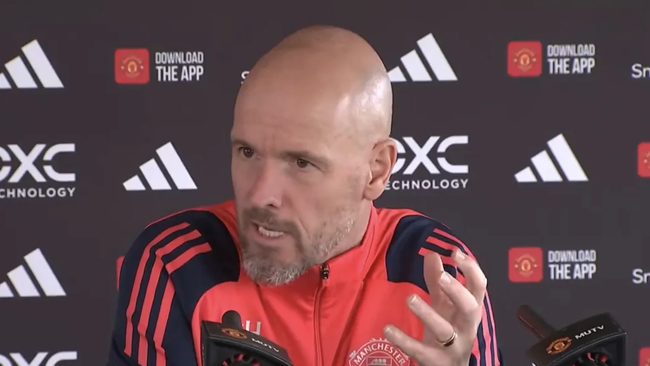 Video: Erik ten Hag haalt op persconferentie uit naar BBC-analist: 'Domme analyse!' 