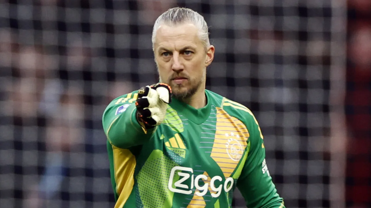 Remko Pasveer keert terug onder de lat bij Ajax in duel met Eintracht Frankfurt