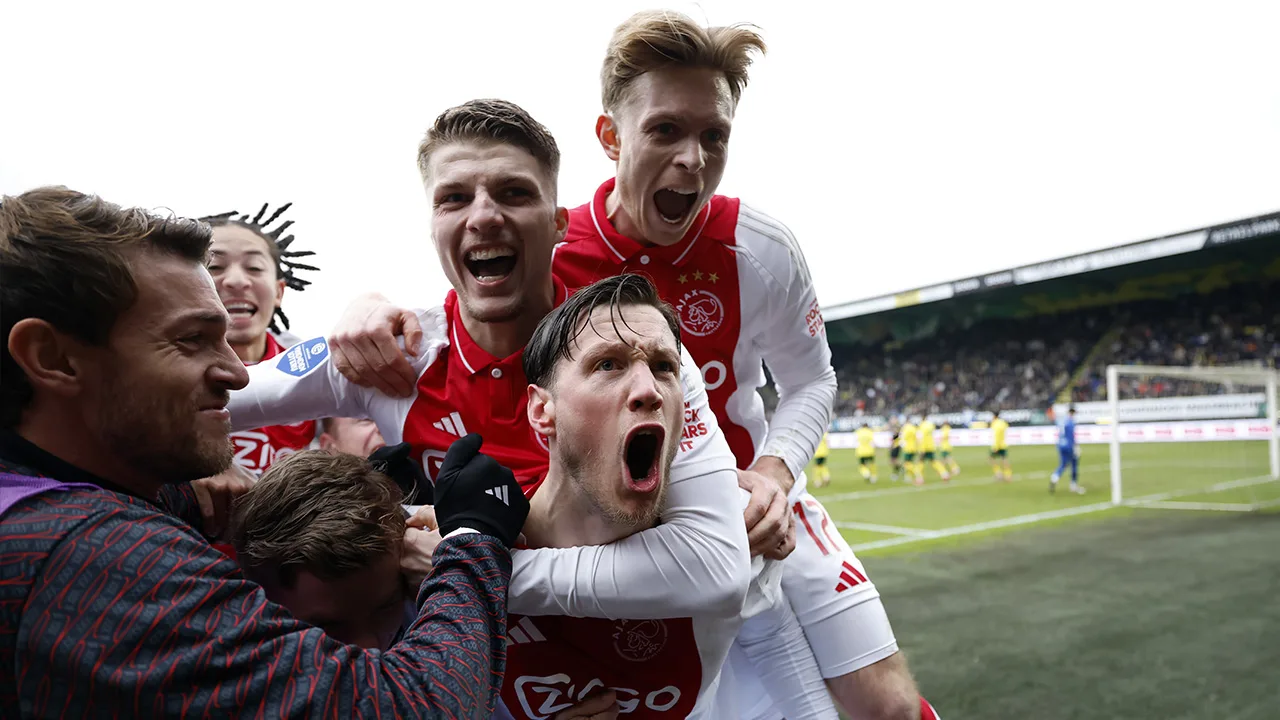 Ajax verslaat Fortuna Sittard en is na ruim twee jaar weer koploper in de Eredivisie