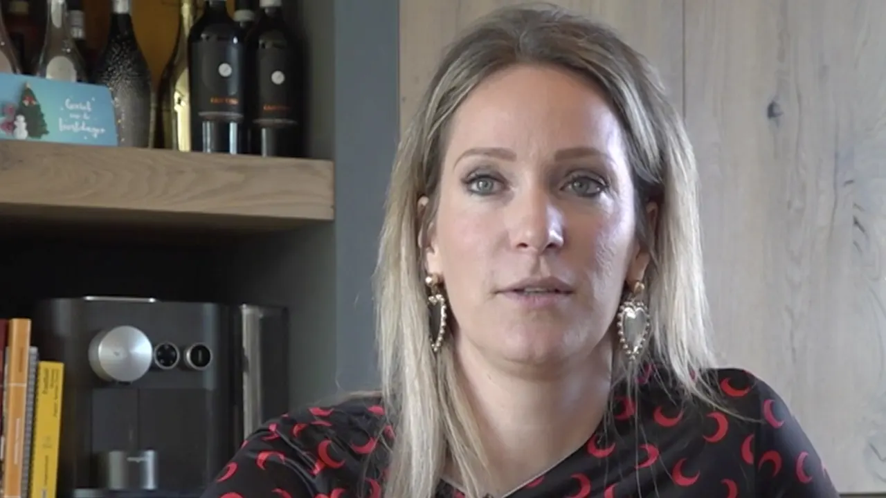 Hélène blikt terug op VI-rel: 'Het was écht bonje, en heftig ook!'