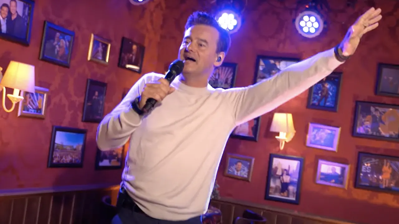 Video: Wilfred zingt 'Johnny Rep' en 'Een Aperolletje' live bij Sterren NL Radio!