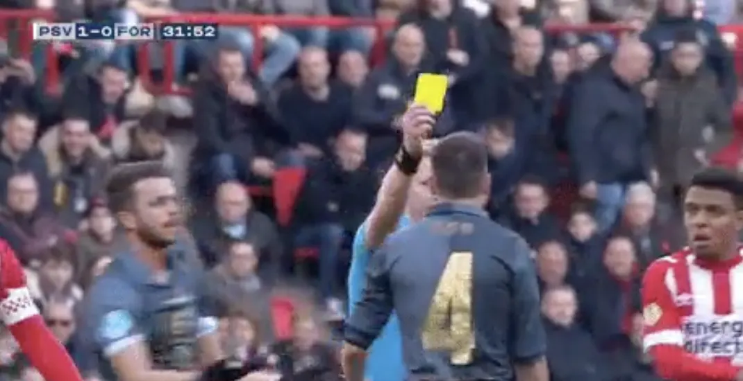 Fortuna Sittard na een half uur met tien man verder tegen PSV