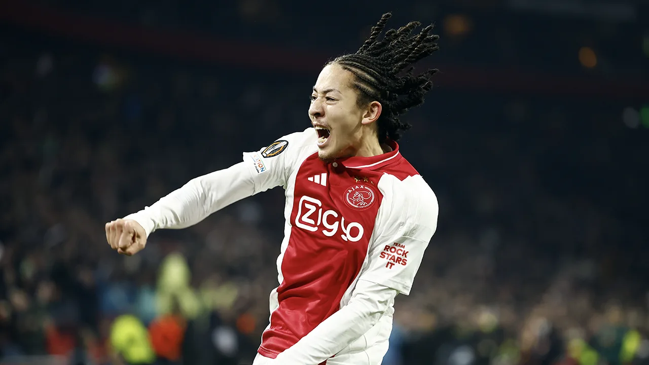 Ajax verslaat Galatasaray en gaat verder in Europa