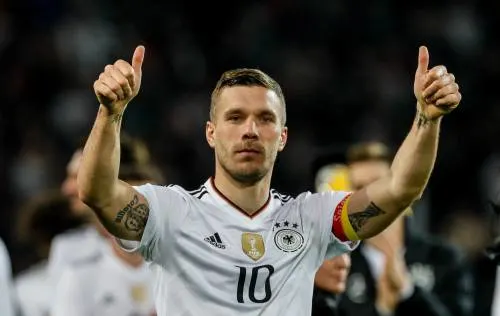 Podolski zet voetballoopbaan voort bij Antalyaspor