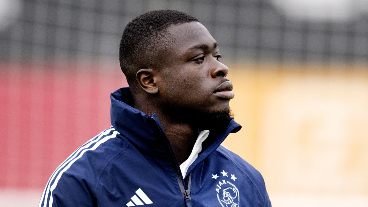 16-jarige Twente-fan biedt Brobbey excuses aan voor racistisch bejegenen