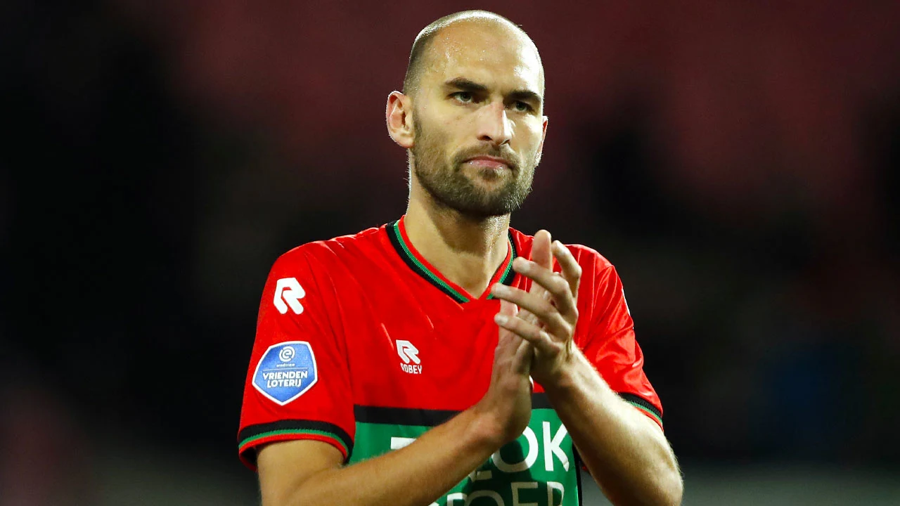 NEC-directeur meldt einde carrière Bas Dost: 'Hij zal nooit meer voetballen'
