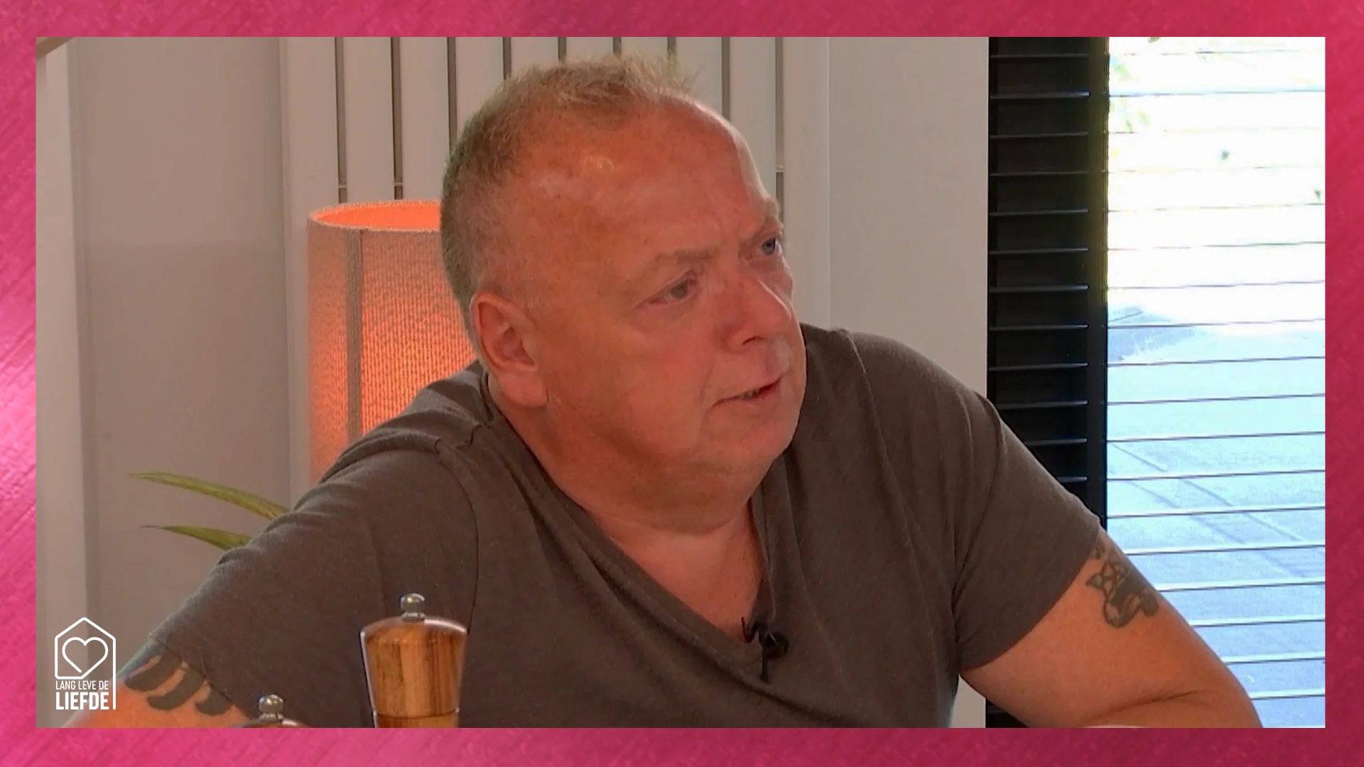 Lang Leve de Liefde-Henk tikt Red Bull weg als limonade