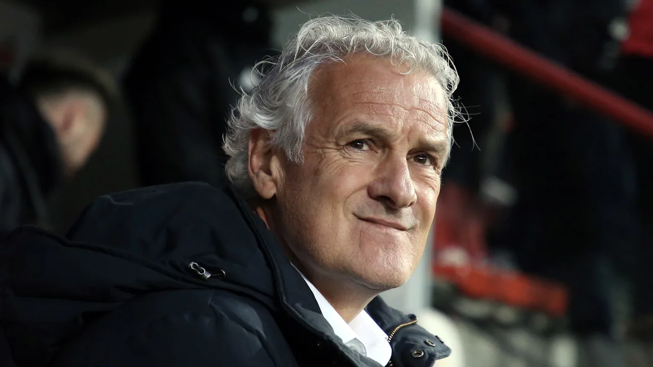 Fred Rutten denkt mee bij NEC