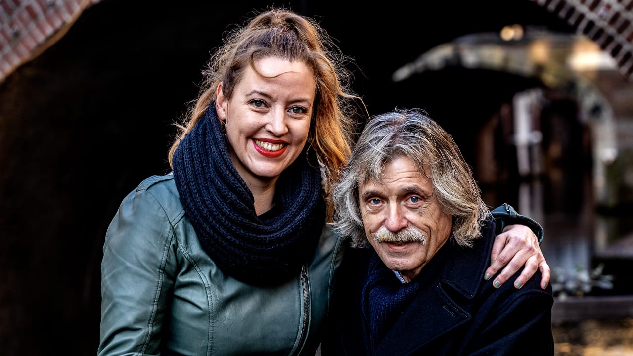 Marieke Derksen doet opmerkelijke vondst van Johan in oude verhuisdoos