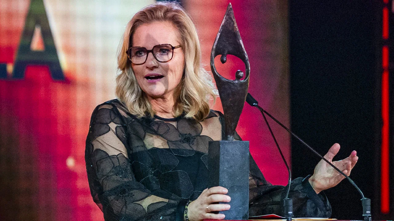 Sarina Wiegman als eerste vrouw ooit op Sportgala gekozen tot Coach van het Jaar