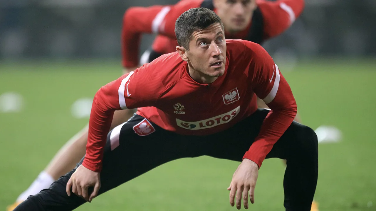 Lewandowski met knieblessure onzeker voor duel met Engeland