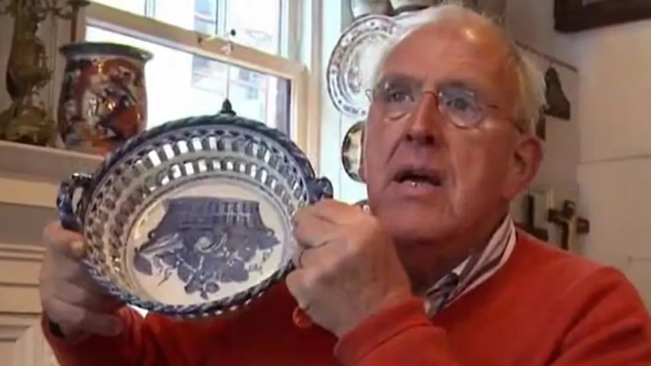 'Mand-meneer' krijgt bijna 11.000 euro overhandigd: 'Wegens het uitmelken van u als persoon'