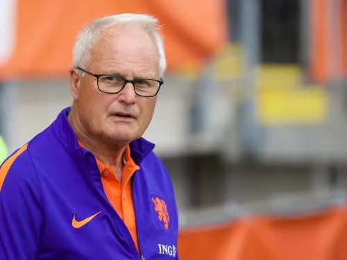 KNVB benoemt Foppe de Haan tot bondsridder