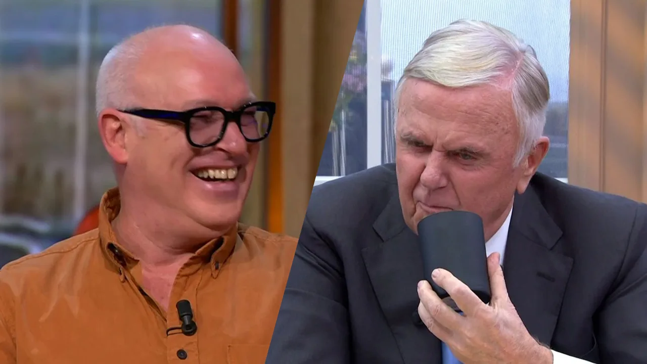René geniet van Harry Mens: 'Hij ging een kutje ruiken!'