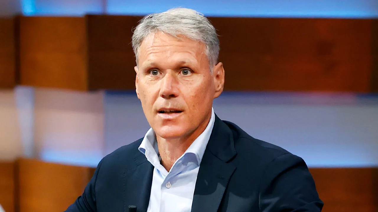 Marco van Basten pleit voor inzet militairen in stadions