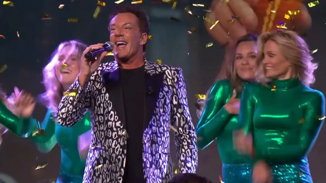 Gerard Joling sluit Vandaag Inside-uitzending swingend af: 'Ga je met me mee?'