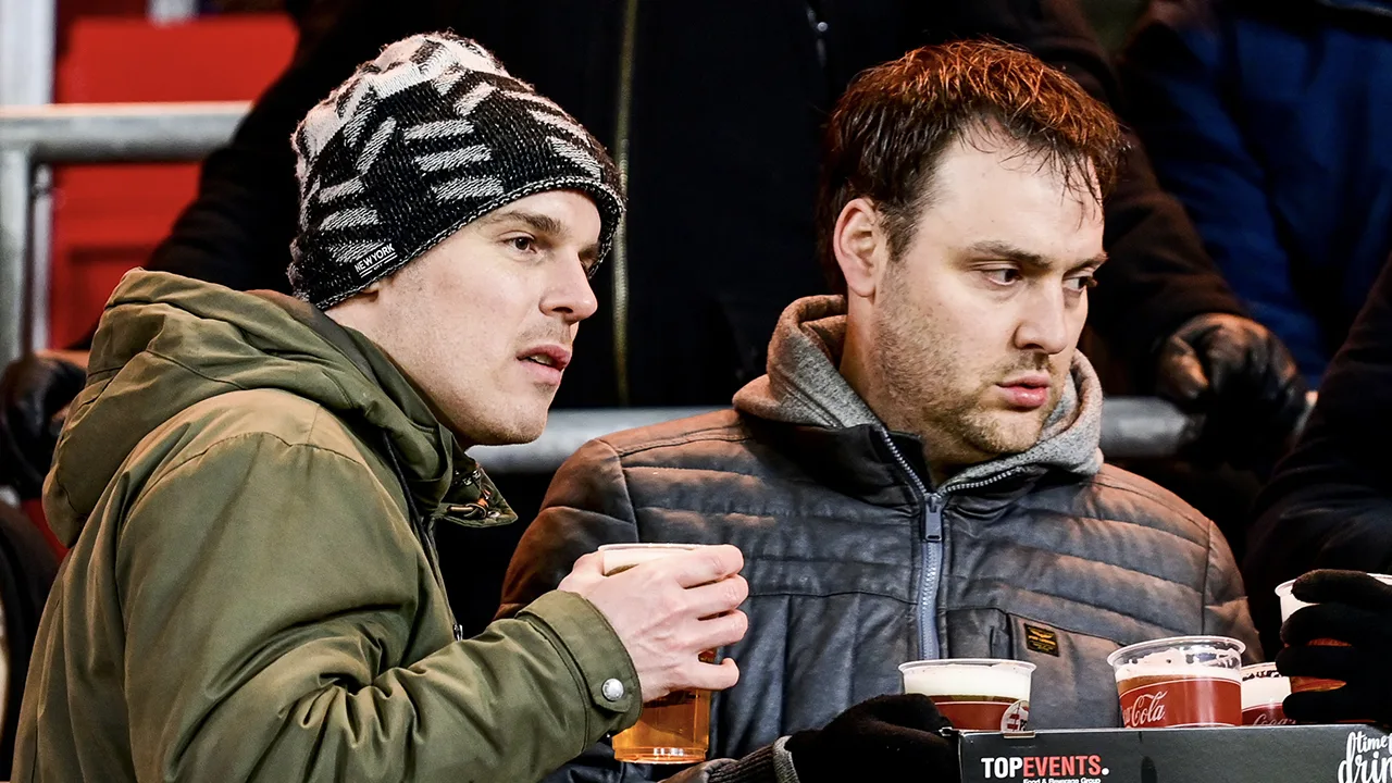 Bij deze Eredivisieclub haal je komend seizoen het duurste bier